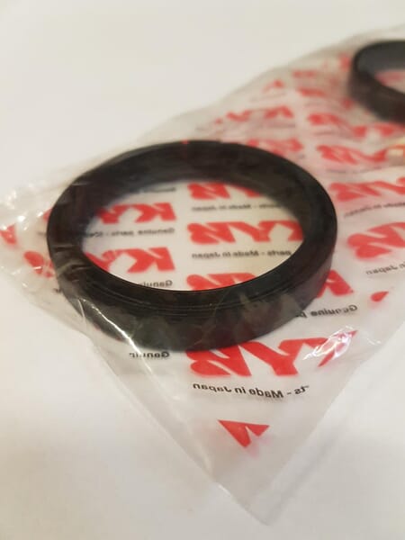 KYB OIL SEAL SET FRONT FORK 1-SPRING